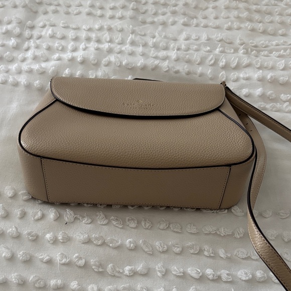 Kate Spade Beige Crossbody Bag - Picture 2 of 4